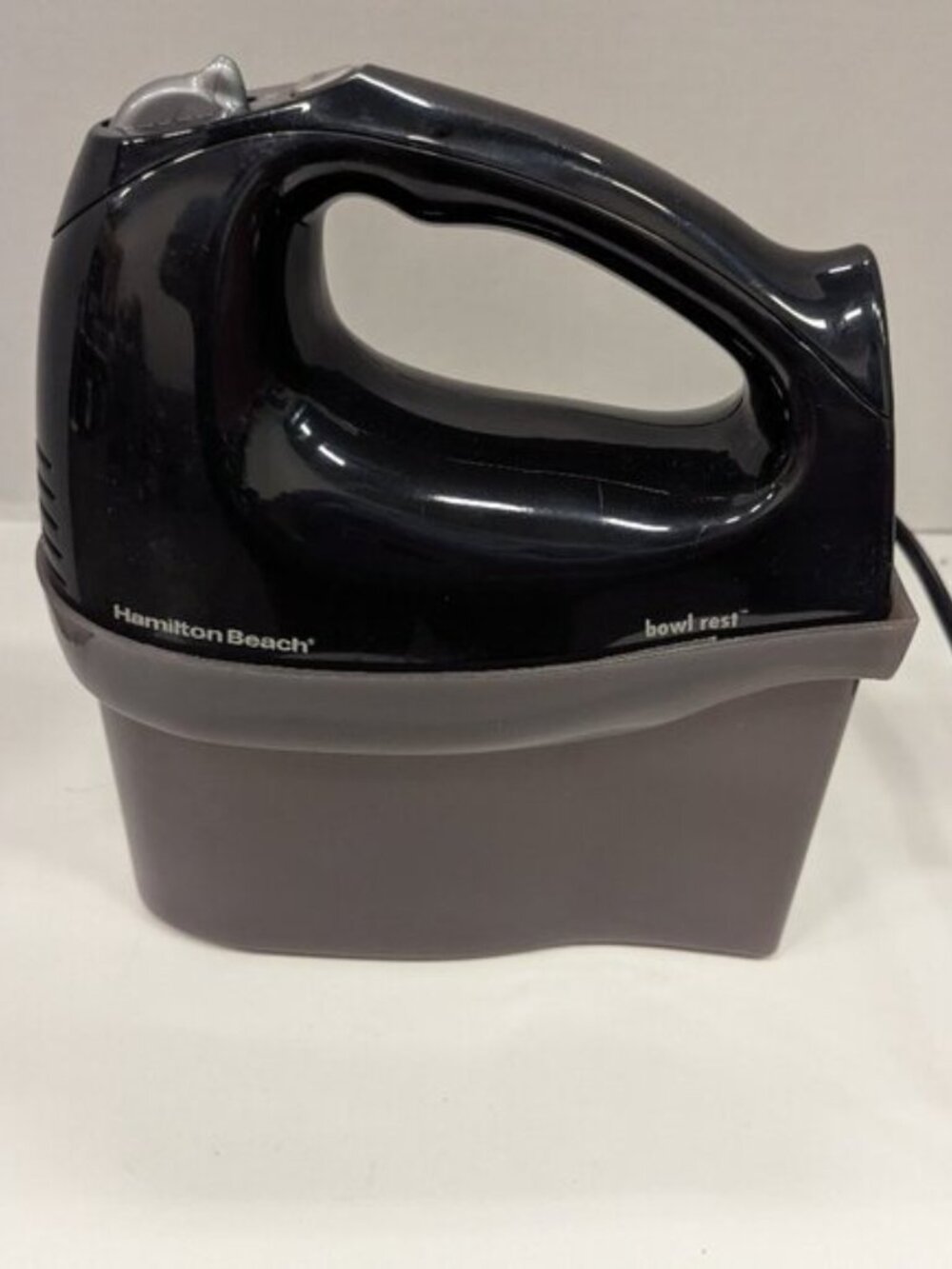 Hamilton Beach Hand Mixer | 6-Speed, 250W, Snap-On Case – Black - Picture 4 of 8